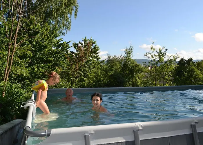 на ул. леси украинки 3*